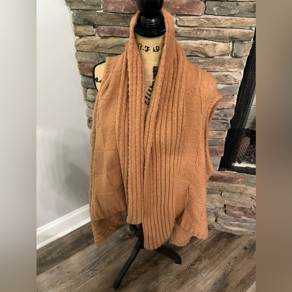 Mystree sleeveless vest - Picture 2 of 10